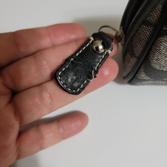 Coach 1941 Saffiano Leather Wristlet or Cosmetic Makeup Black and White Bag - Picture 6 of 9